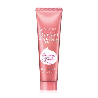 Senka Perfect Whip Berry Bright โฟมล้างหน้าหนาแน่นนุ่มที่มาพร้อมเม็ดบีสด์สีแดง