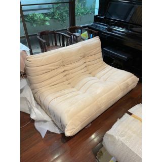 Tuffy Sofa
pedal White (Pre-order)